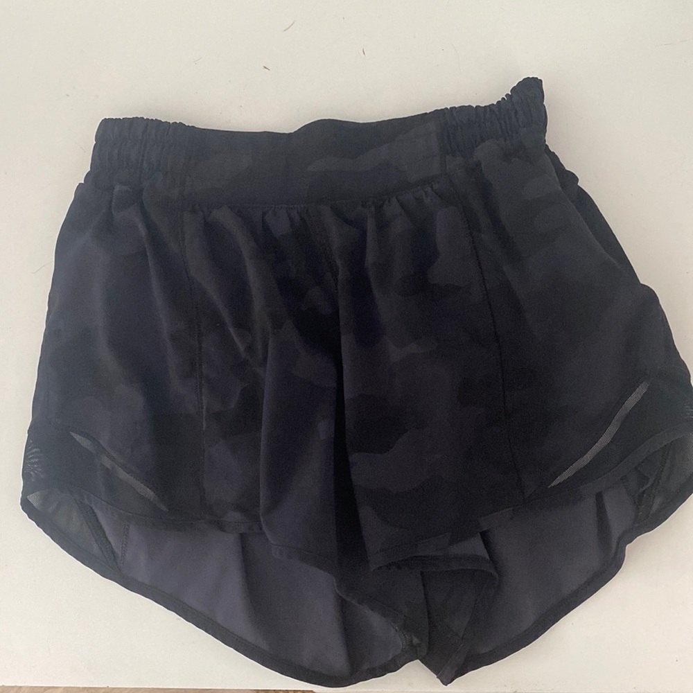 lululemon well kept hotty hot short